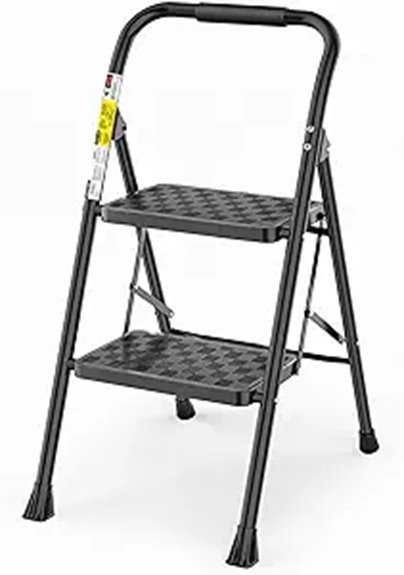 folding ladder with wide pedal